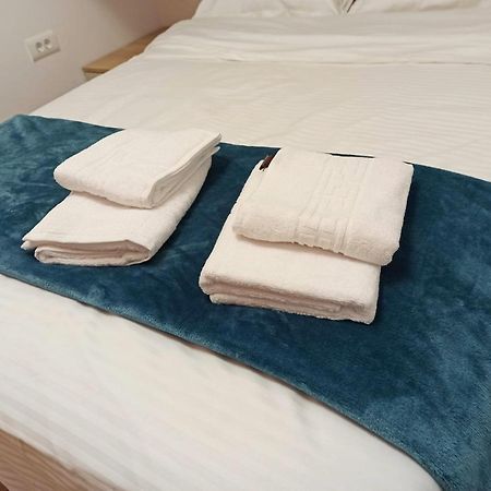 Stylish, Modern 2 Rooms Flat With River View, Near Presidential Palace Бухарест Екстер'єр фото